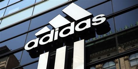 donde queda la fabrica de adidas